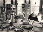 Zr. Theofoor in haar atelier